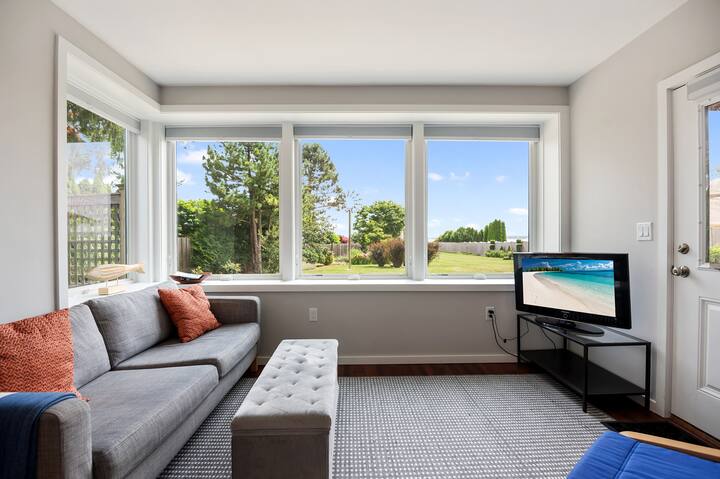 Beachside Garden Oasis - Marblehead, MA