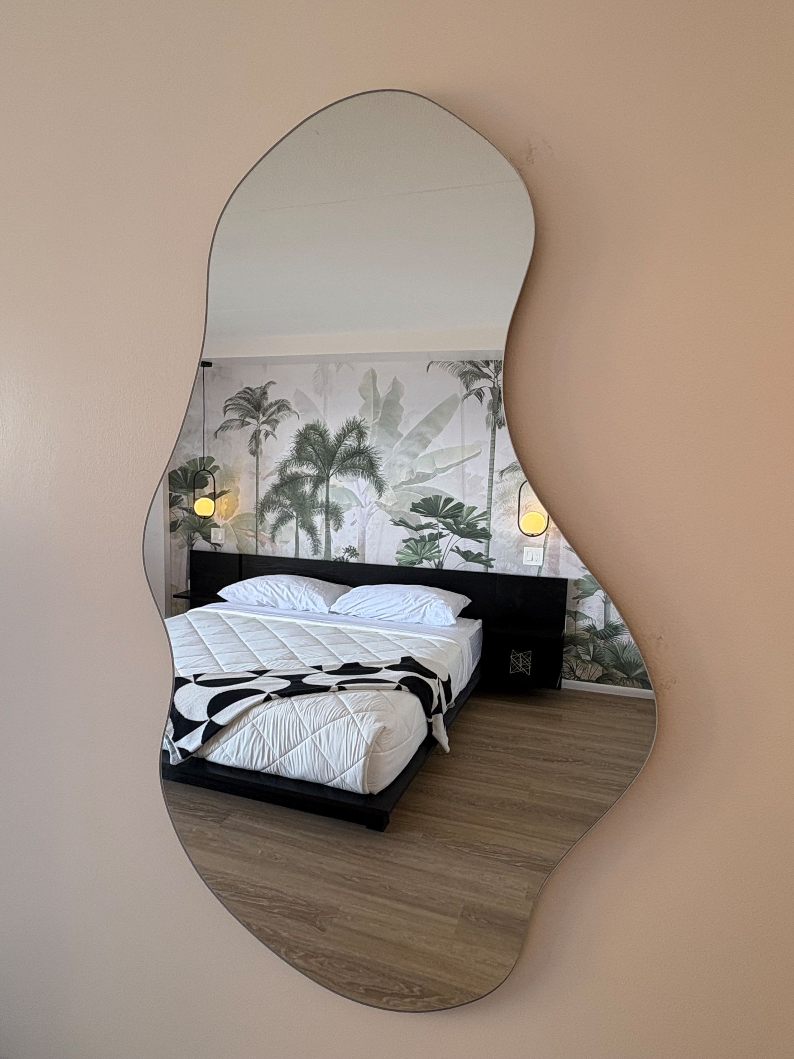 Condo in Honolulu · ★4.95 · 2 bedrooms · 4 beds · 2 private baths - Image 18