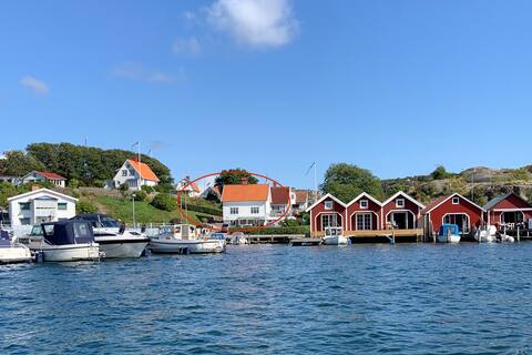 House with sea view and evening sun