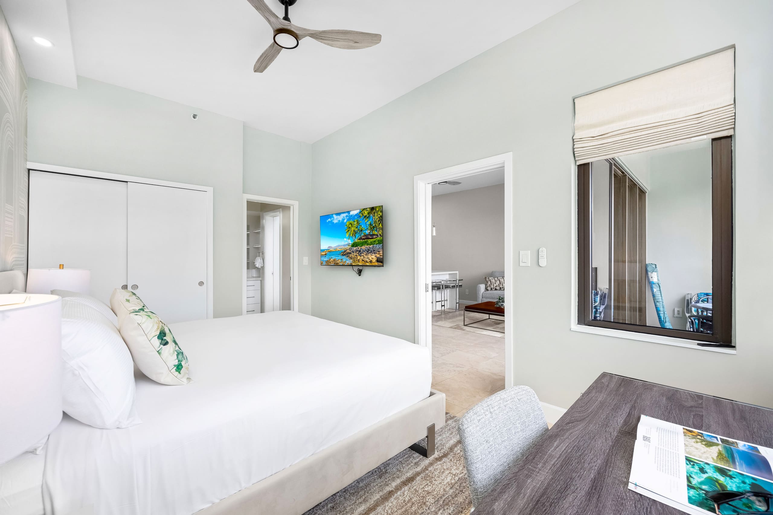 Condo in Honolulu · ★4.9 · 1 bedroom · 2 beds · 1 private bath - Image 28