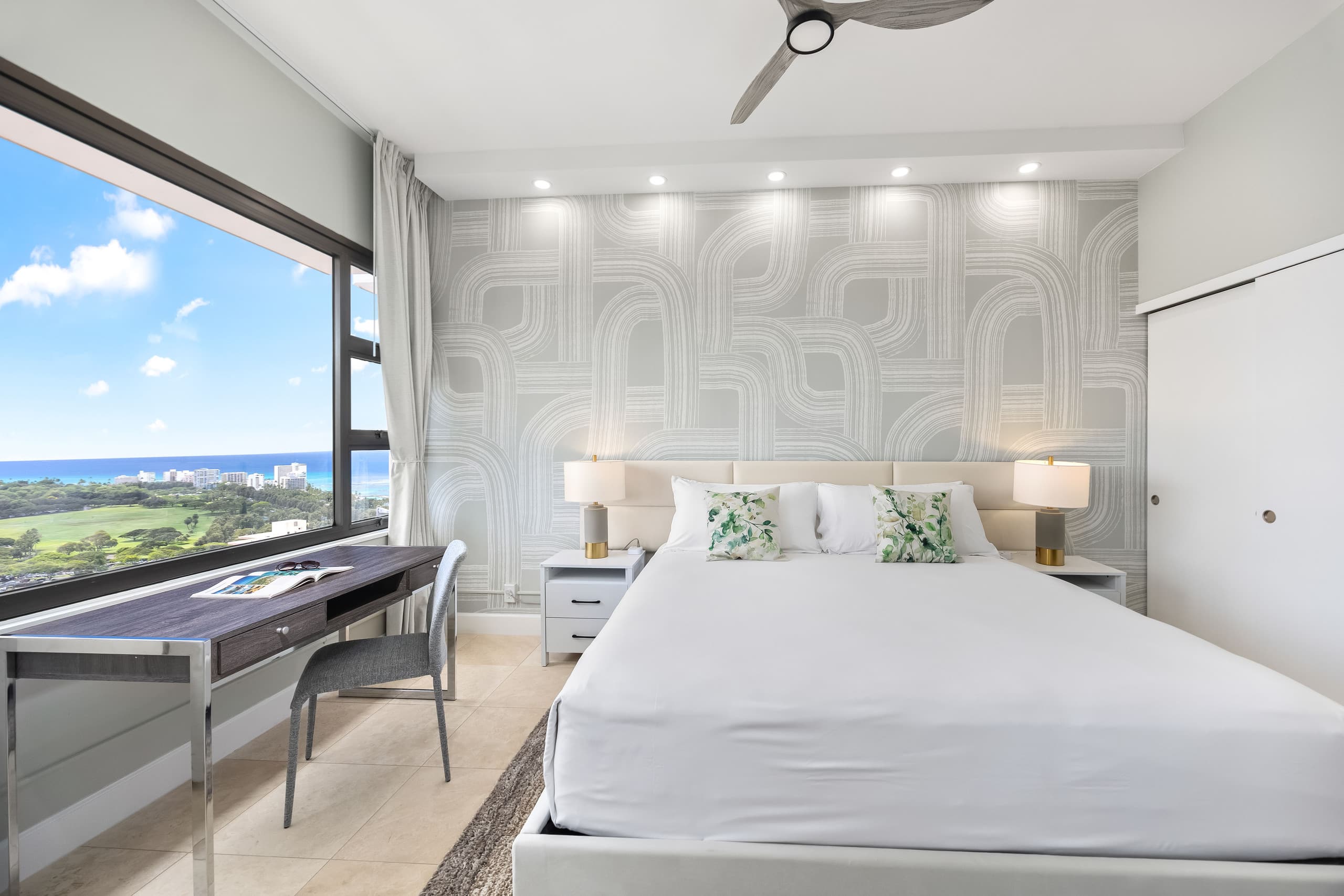 Condo in Honolulu · ★4.9 · 1 bedroom · 2 beds · 1 private bath - Image 26