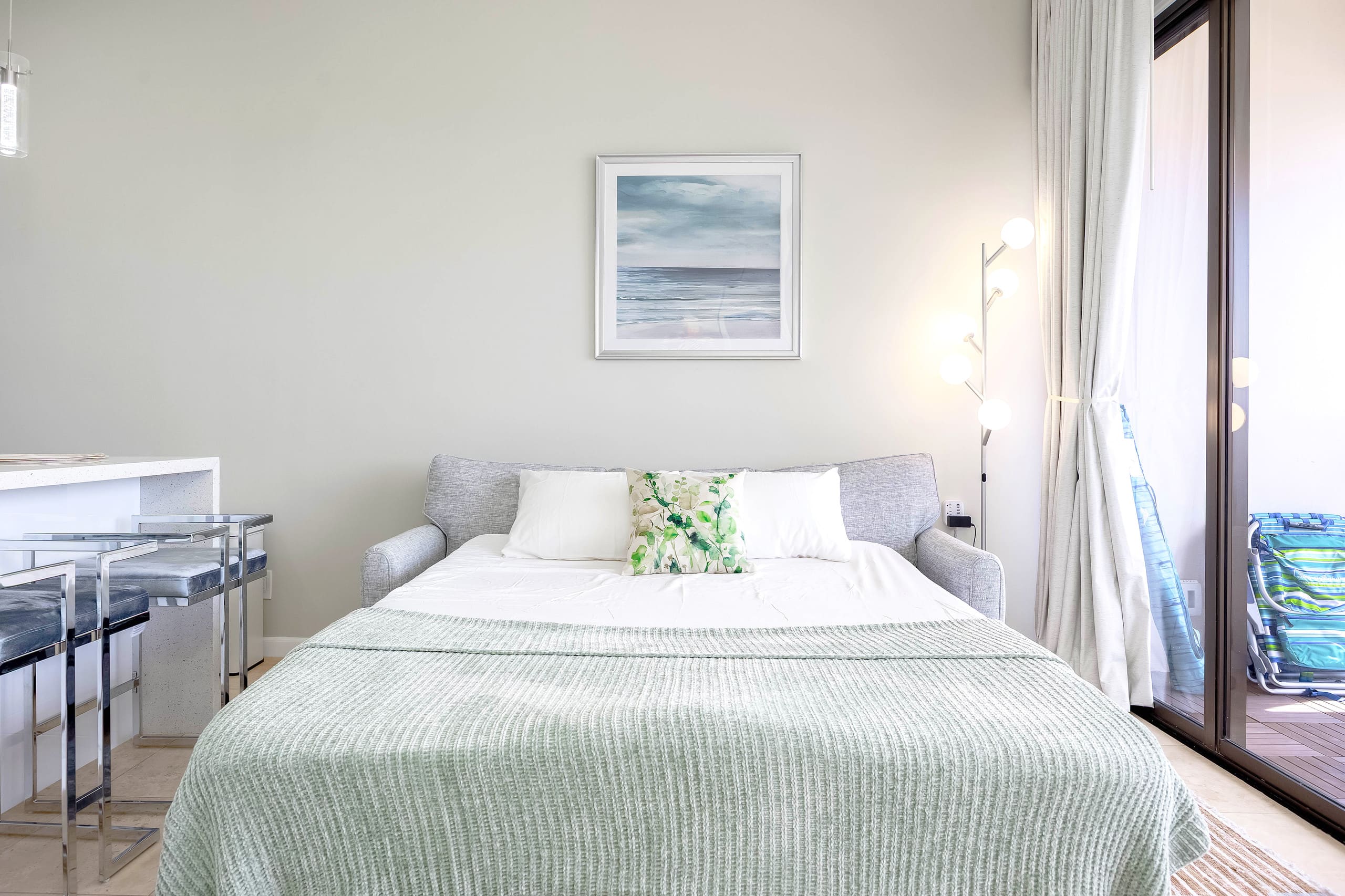 Condo in Honolulu · ★4.9 · 1 bedroom · 2 beds · 1 private bath - Image 9