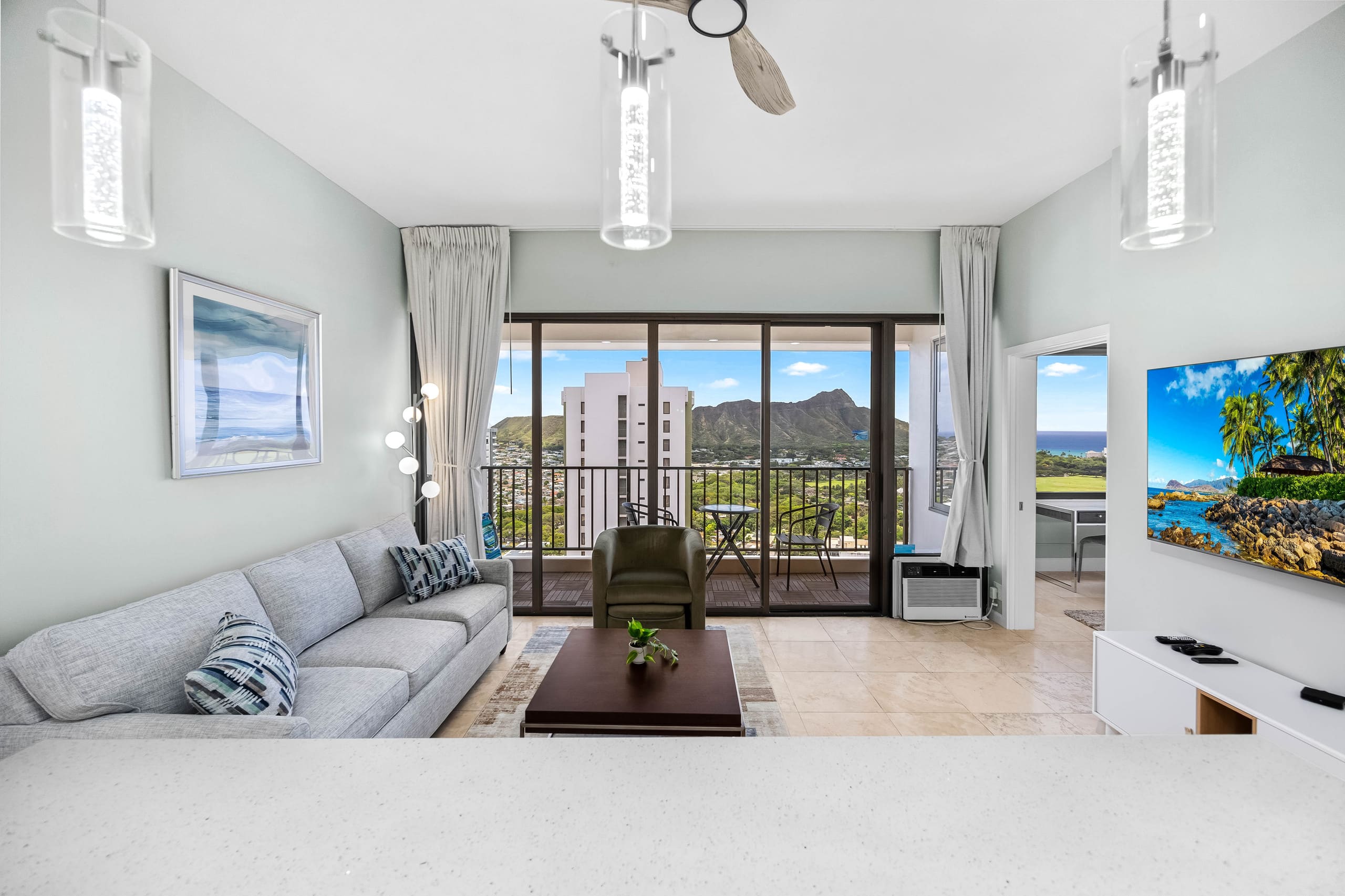 Condo in Honolulu · ★4.9 · 1 bedroom · 2 beds · 1 private bath - Image 14