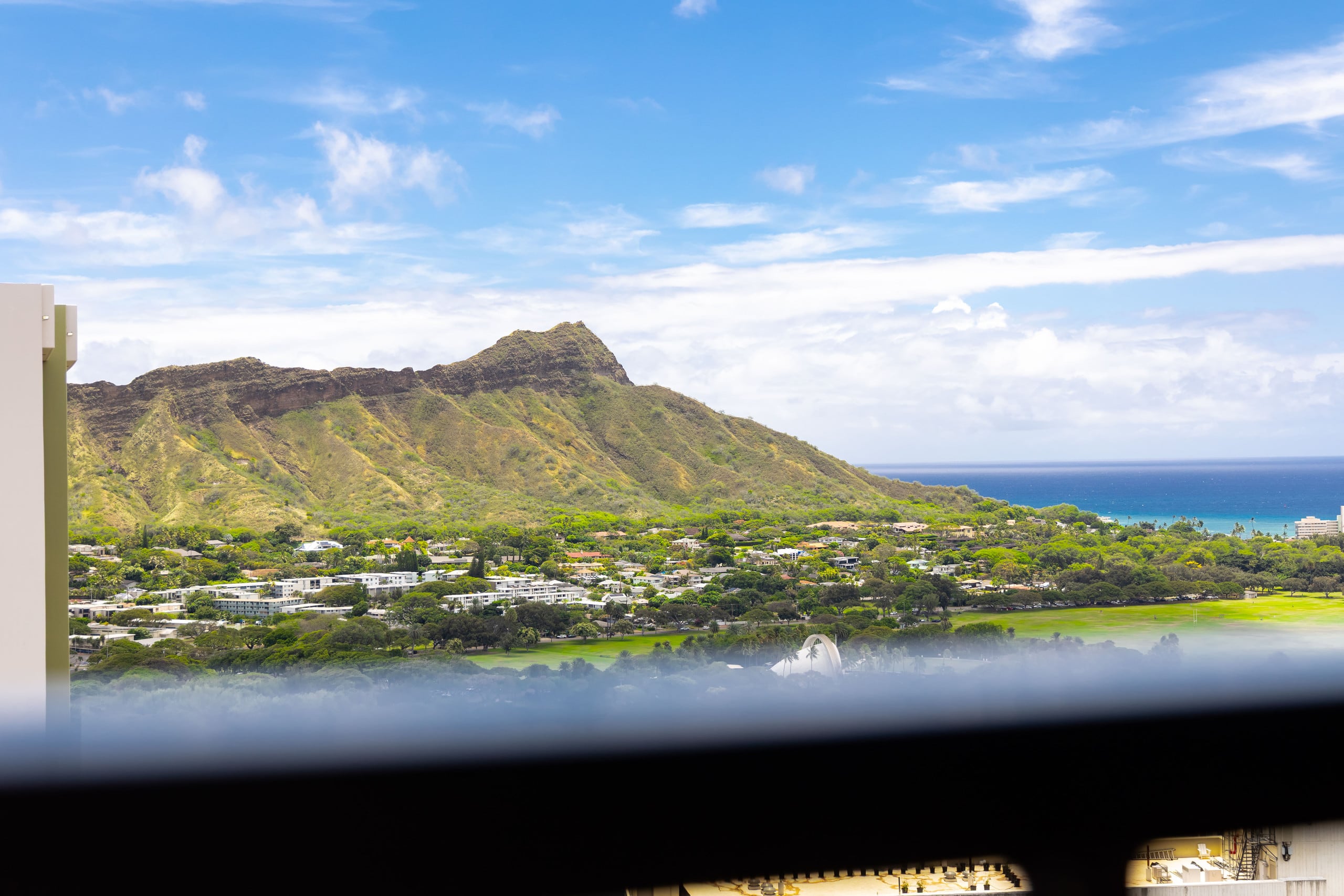 Condo in Honolulu · ★4.9 · 1 bedroom · 2 beds · 1 private bath - Image 37