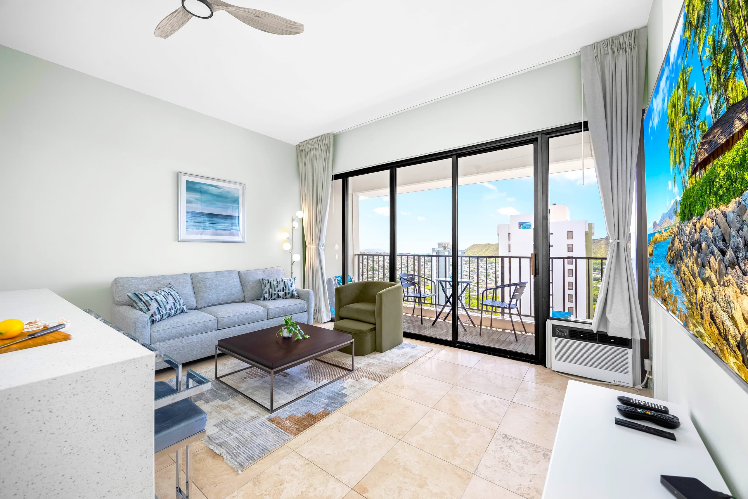 Condo in Honolulu · ★4.9 · 1 bedroom · 2 beds · 1 private bath - Image 6