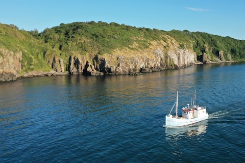 Varra Water, Unique Boat Stay