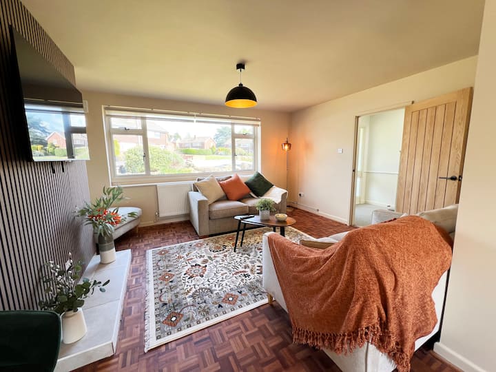 Modern Contractor Stay | Sleeps 5, Private Parking - Yeovil