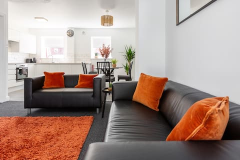 Popular Airbnb listing: Waterfront 2 Bed Apartment | Free Parking & Wi-Fi in Ingol And Tanterton