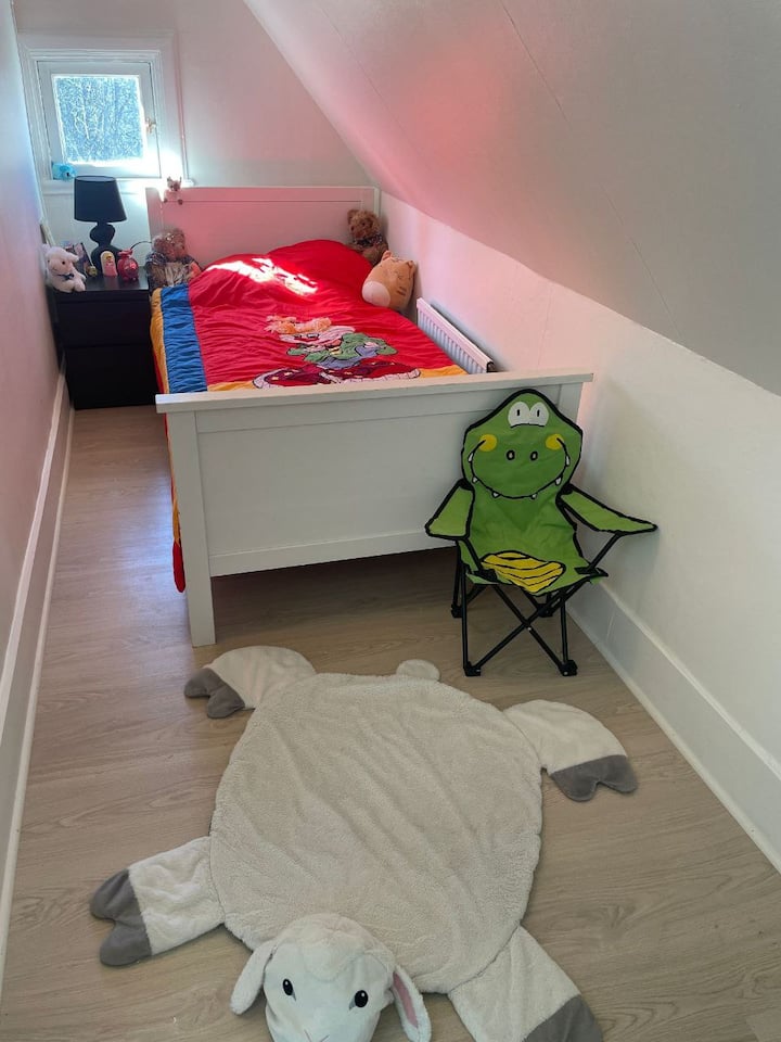 Spavaća soba šest s jednim krevetom
