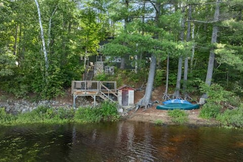 All Seasons Waterfront Lodge