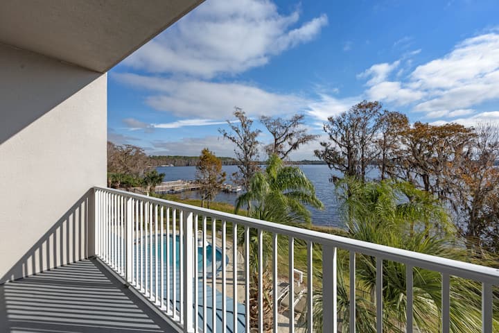 Lakefront: Blueheron Beachresort, Orlando Florida - Lake Buena Vista, FL