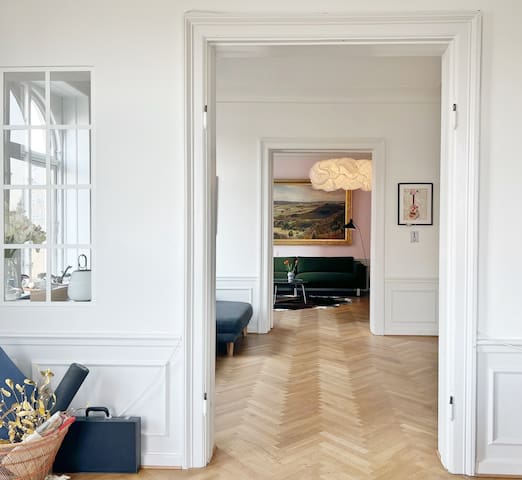 On the Lake – the quiet sunny side