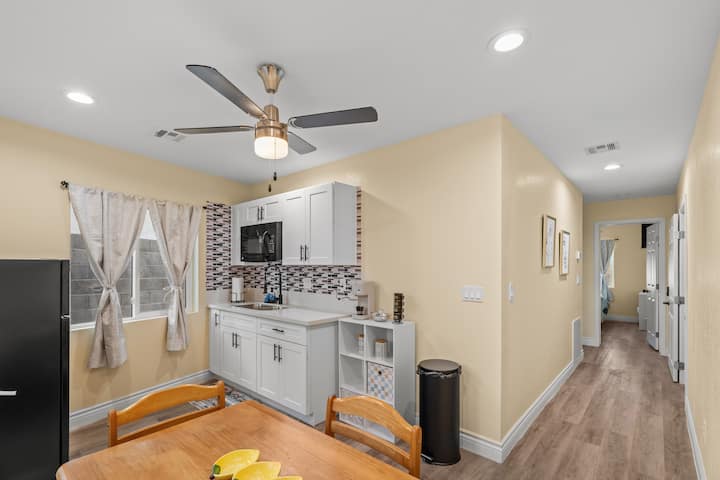 The Cozy Two-bed Apartment #1 - North Las Vegas, NV