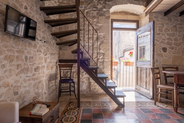 Case Degli Avi Barocche, Antico Abitare In Grotta - Modica