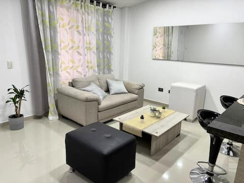 Popular Airbnb listing: CJ6 | Studio | 5 mins from Jardín Plaza | AC-Wifi in Urbanización Ciudad Jardín