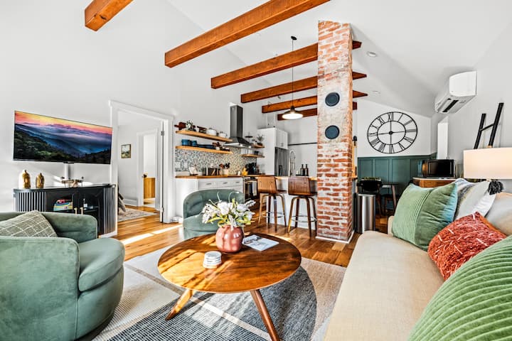 Wine & Wood - Wine Room Hot-tub 5 Mins To Downtown - Hendersonville, NC
