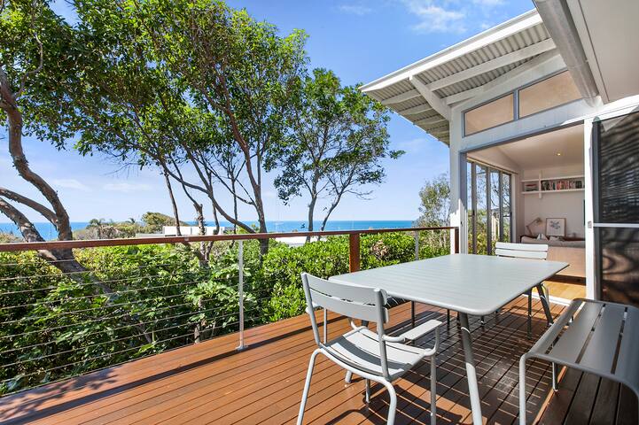 Stunning Seaviews Sunshine Beach. gallery image 5