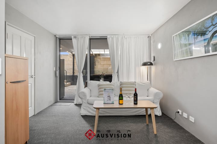 Scarborough Stay | Chic 2br - Ac, Walk To Beach - Perth, Australia