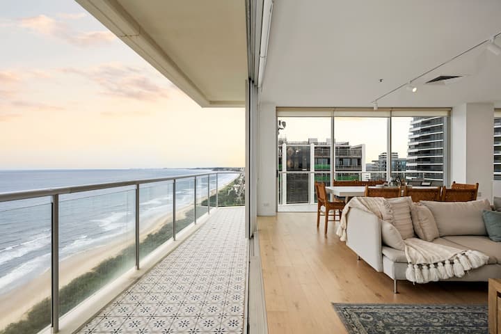 Mel's Place - Stunning 3 Bed Getaway + Ocean Views
