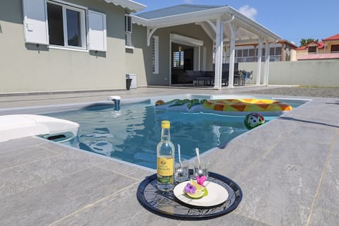Villa "Fleur des Îlets" Pool