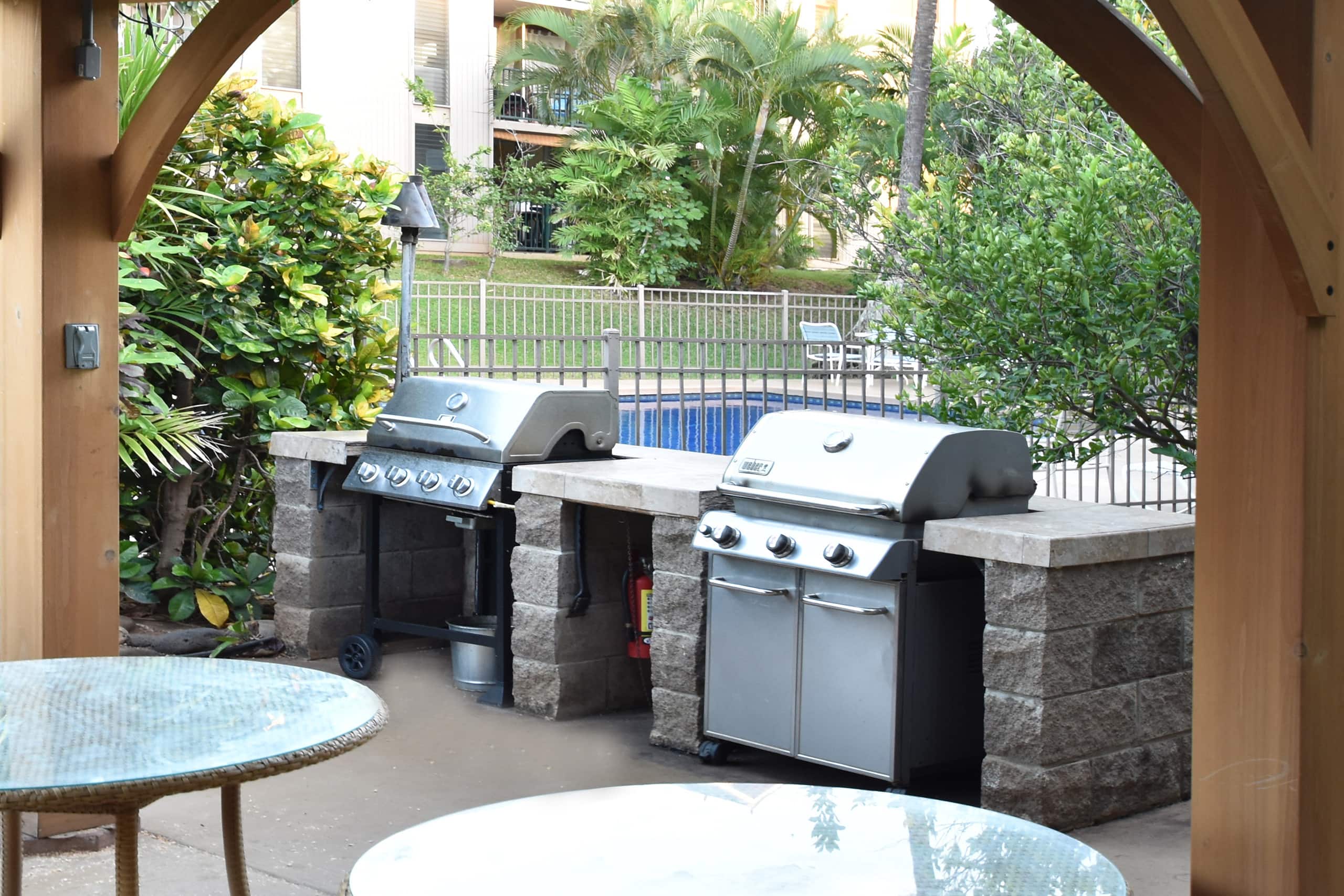 2 Bedroom Condo 2 Blocks To Charley Young Beach - Image 13