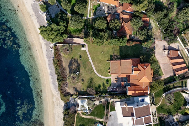 FeelsLikeHomeGR managed Airbnb listing 1