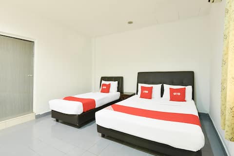 Luxurious Family Stay Near Siti Khadijah Market