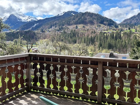 Top Airbnb: Chalet Morzine - 12/14 people à Montriond