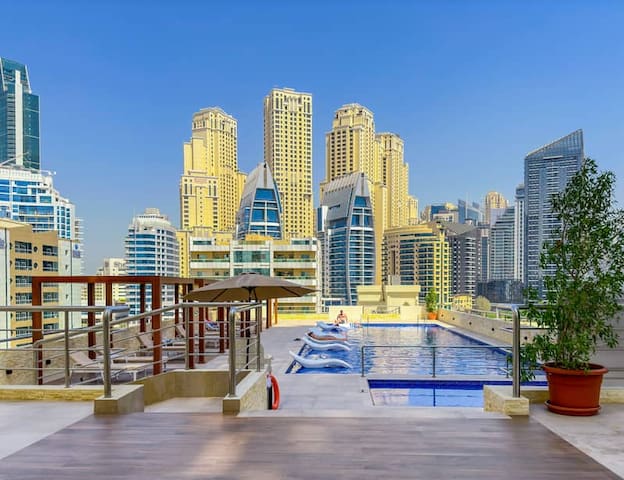 Upgrade Unit w/ Sea View Ideal Location Near Beach — foto 5