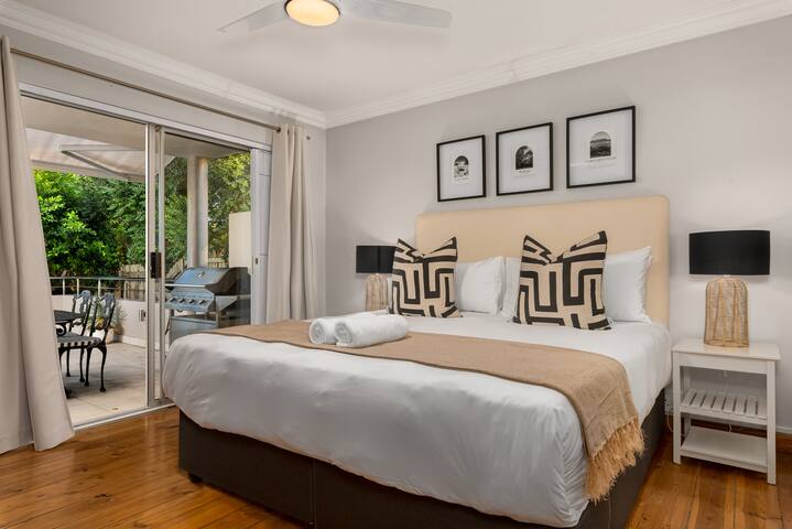 Stylish 4-Bed Retreat | Scenic Views & Pool gallery image 4