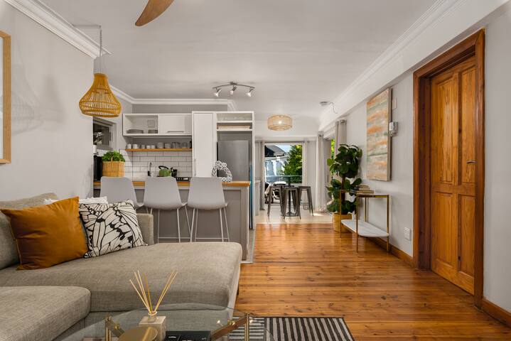 Stylish 4-Bed Retreat | Scenic Views & Pool gallery image 3