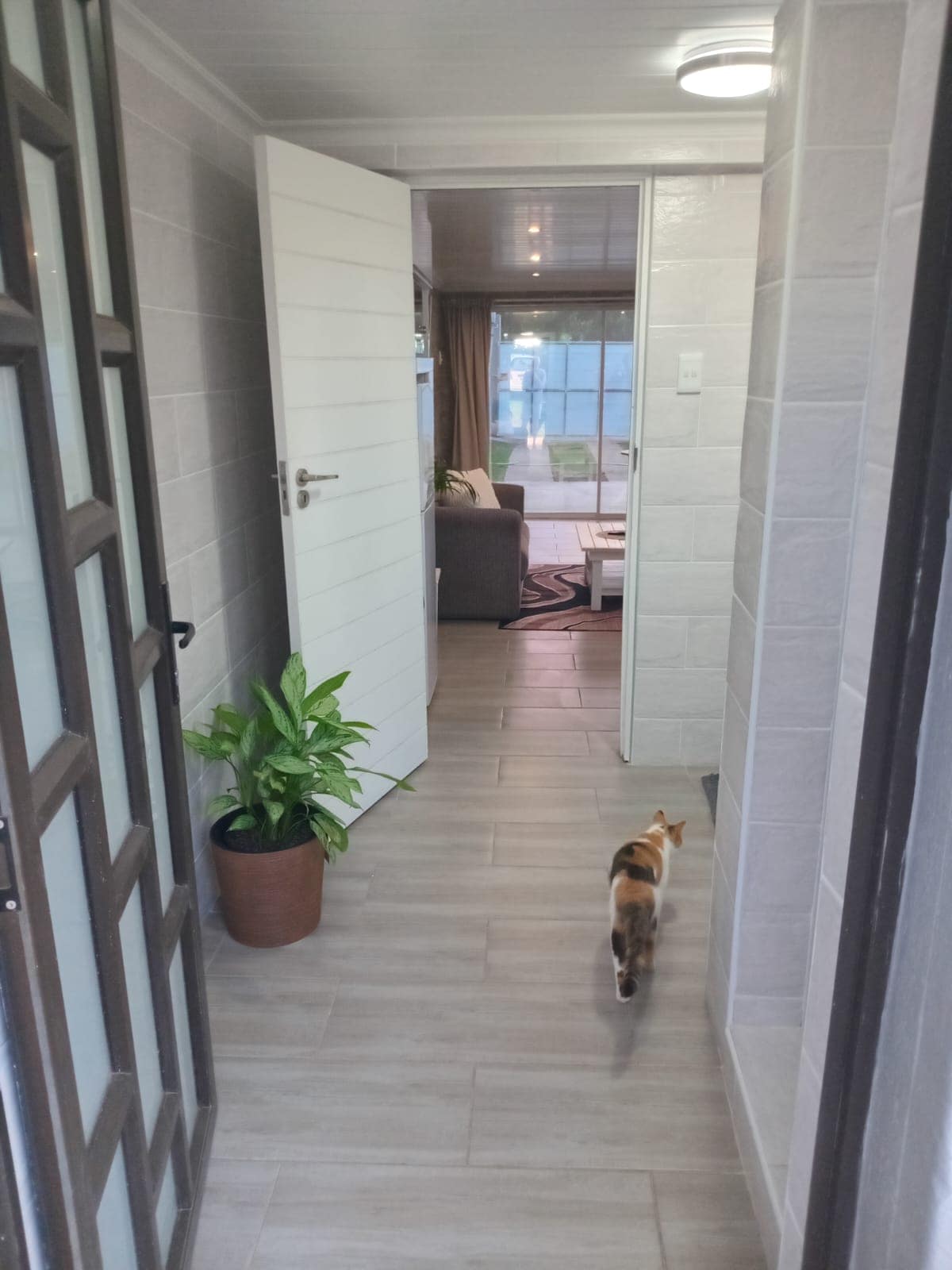 Cozy Corner Air BnB - Guesthouses for Rent in East London, Eastern