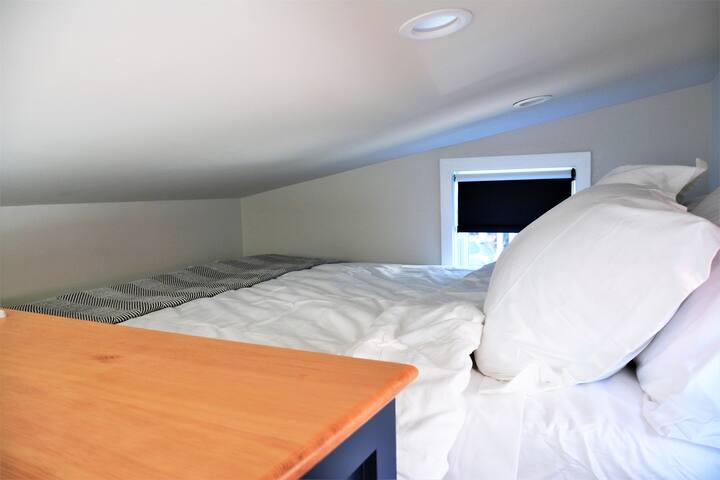 Group of 3 Tiny Homes – Free Street Parking! gallery image 4