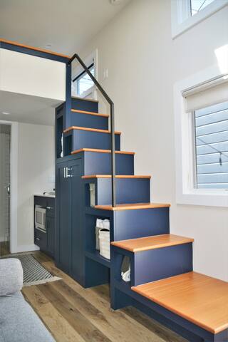 Group of 3 Tiny Homes – Free Street Parking! gallery image 3