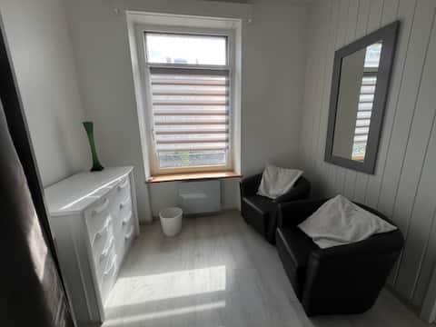 Popular Airbnb listing: 5* cosy 1 room apartment, by the month, 300m>Basel in Saint Louis
