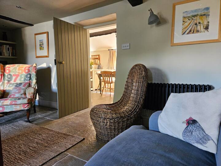 Secluded Thatched Cottage - Lulworth Cove
