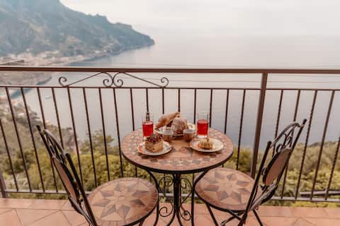 Popular Airbnb listing: Beautiful villa see view. in Ravello