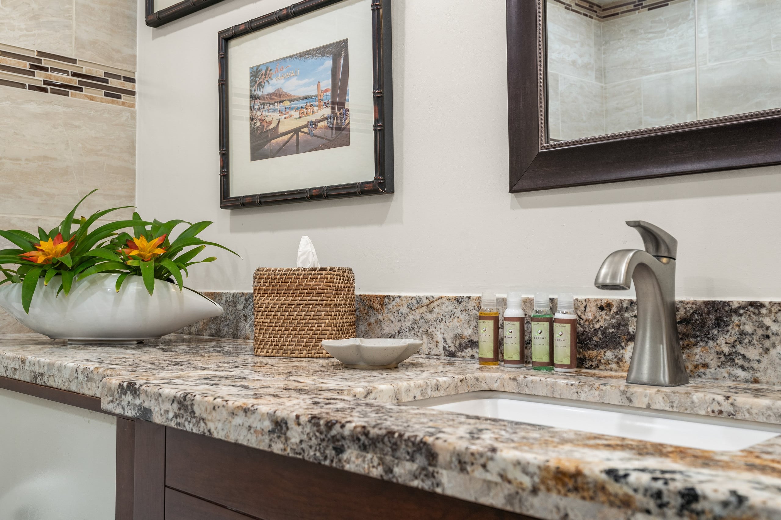 Condo in Honolulu · ★5.0 · 1 bedroom · 2 beds · 1 private bath - Image 16