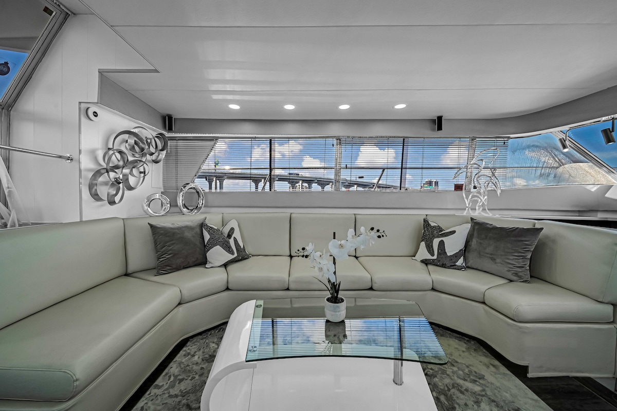 Successful Airbnb property: Yacht by Luxury Sea Charters in Stock Island
