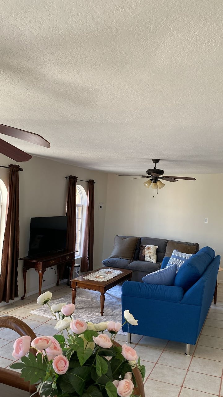 Departamento Privado En Segundo Piso Con Cochera. - Ciudad Juárez
