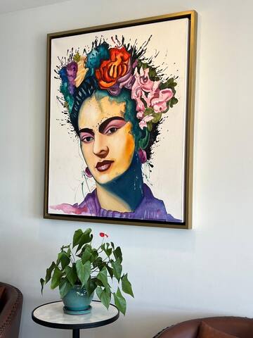 Frida’s Zurich 243 Haven.