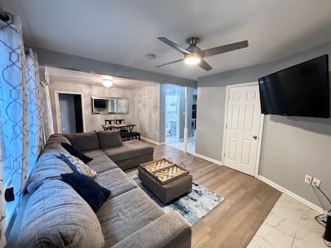 Near Airport – Safe, Quiet Stay