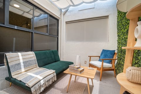 Top performing Airbnb: Bright loft with AC parking in Pedregal in Jardines Del Pedregal
