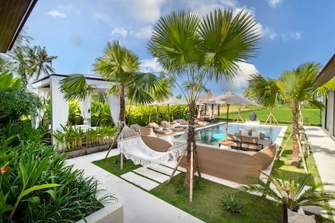 Villa Tereva : 4BR W/ Mount Agung Views in Ubud