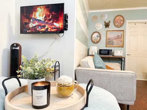 Top Airbnb: Tiny Arty Studio in Yuma