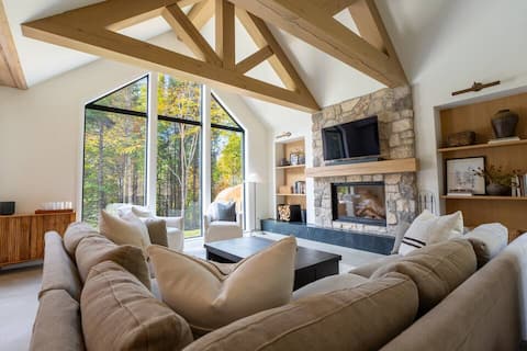 NEW! Luxe Chalet | Hot Tub, Sauna & Lake Access