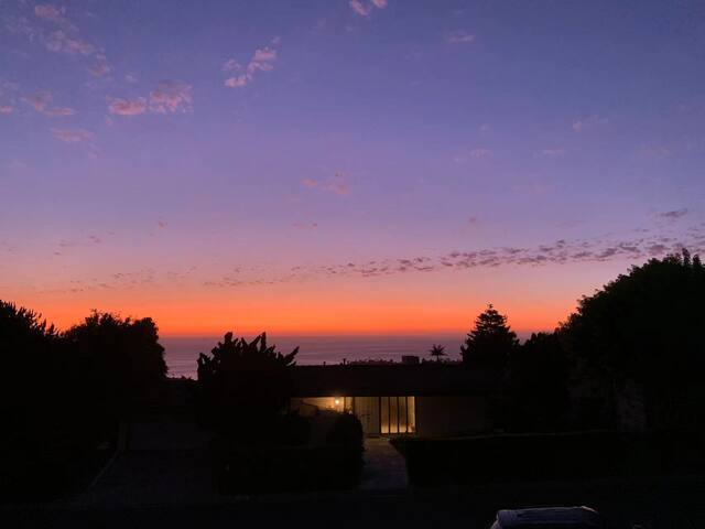 Elegant Villa with Ocean Views gallery image 3