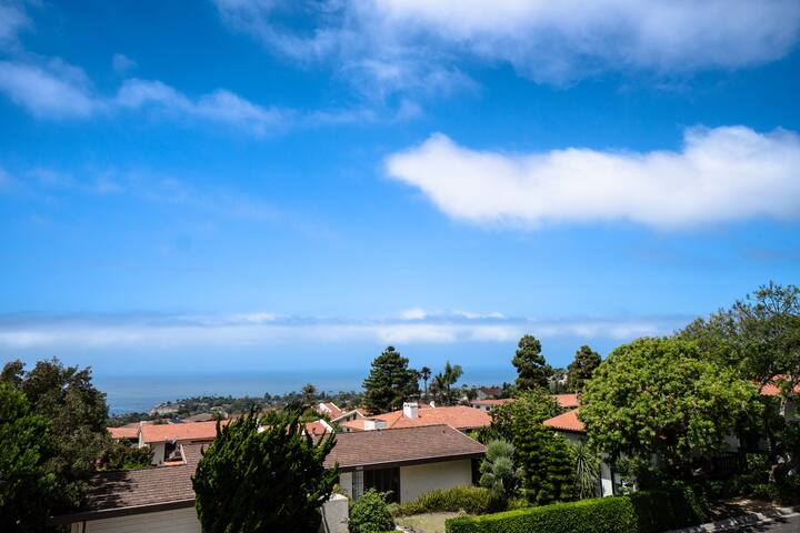 Elegant Villa with Ocean Views gallery image 2