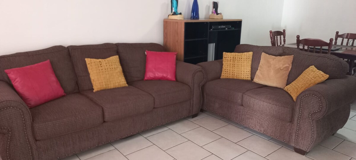 Top Airbnb: House with covered garage/barbecue in San Luis Río Colorado