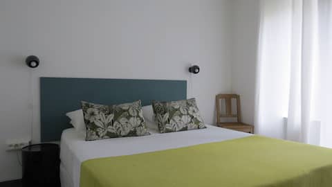 Top Airbnb: Bright apartment close to the sea. in L'étang Salé